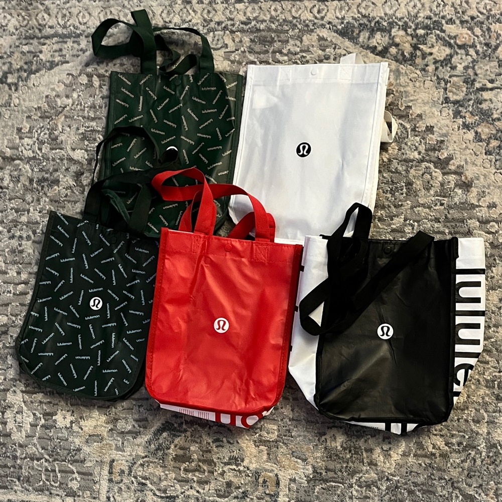 5 Lululemon Tote Bags